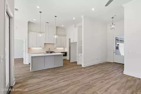 Entry Way - 344 Brookfield Cir, Brandon, MS 39042 photo 3 of 5