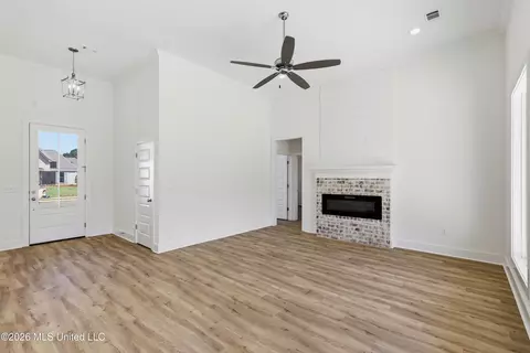 Living - 344 Brookfield Cir, Brandon, MS 39042 photo 3 of 4