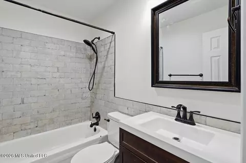Bath - 103 Plum Tree Rd, Brandon, MS 39047 photo 3 of 3