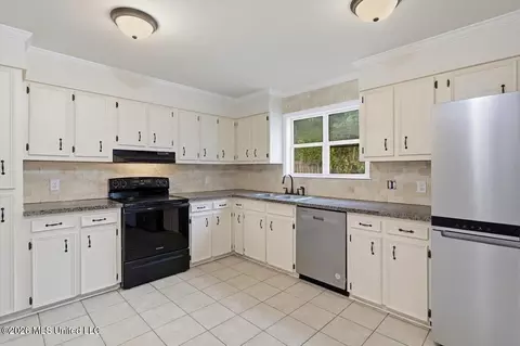 Kitchen - 103 Plum Tree Rd, Brandon, MS 39047 photo 3 of 3