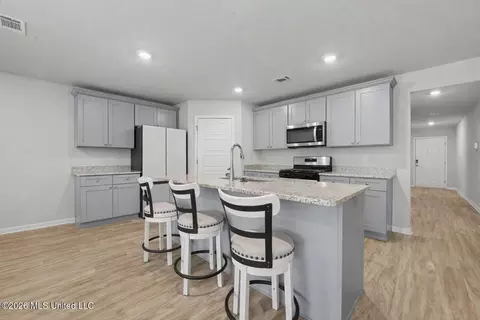 Kitchen - 1024 Enclave Cir, Long Beach, MS 39560 photo 1 of 2