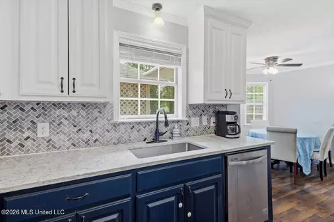 Kitchen - 1017 Prince Dr, Brandon, MS 39042 photo 2 of 3