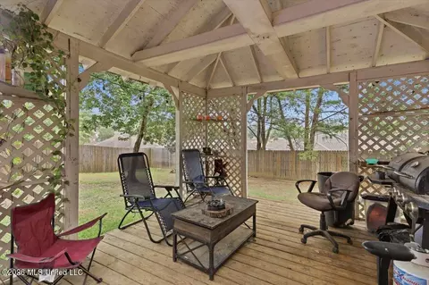 Exterior - 1017 Prince Dr, Brandon, MS 39042 photo 4 of 6