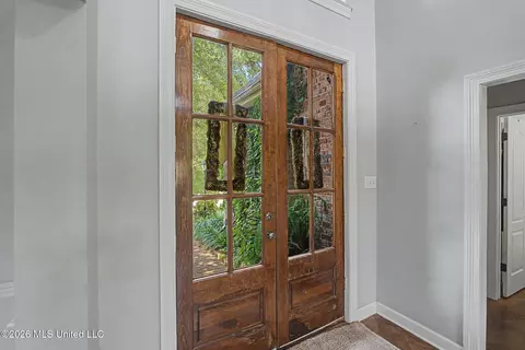 Entry Way - 1424 Stone Gate Dr, Hernando, MS 38632 photo 1 of 7