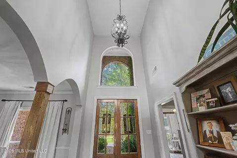 Entry Way - 1424 Stone Gate Dr, Hernando, MS 38632 photo 3 of 7