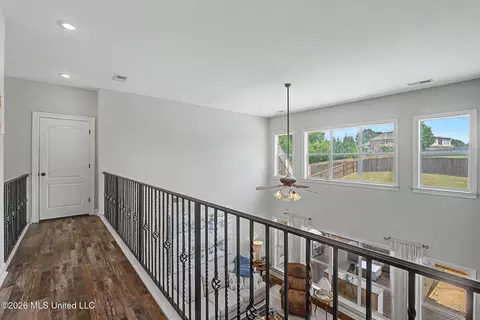 Entry Way - 1424 Stone Gate Dr, Hernando, MS 38632 photo 6 of 7