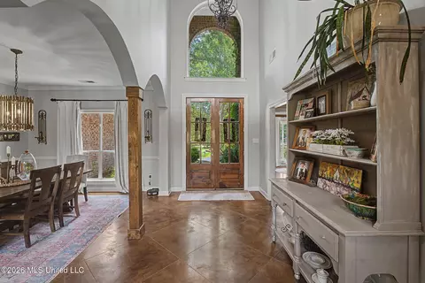 Entry Way - 1424 Stone Gate Dr, Hernando, MS 38632 photo 2 of 7