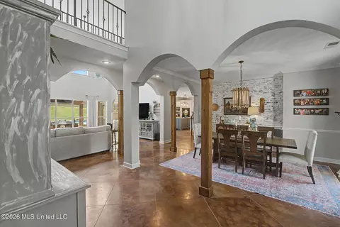 Entry Way - 1424 Stone Gate Dr, Hernando, MS 38632 photo 4 of 7