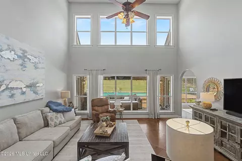 Living - 1424 Stone Gate Dr, Hernando, MS 38632 photo 1 of 3