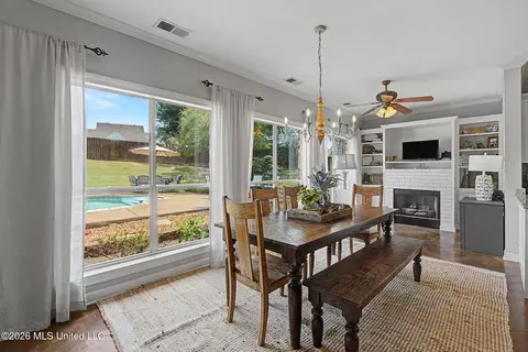 Dining - 1424 Stone Gate Dr, Hernando, MS 38632 photo 2 of 3