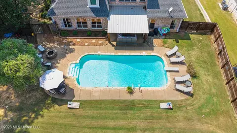Exterior - 1424 Stone Gate Dr, Hernando, MS 38632 photo 14 of 14
