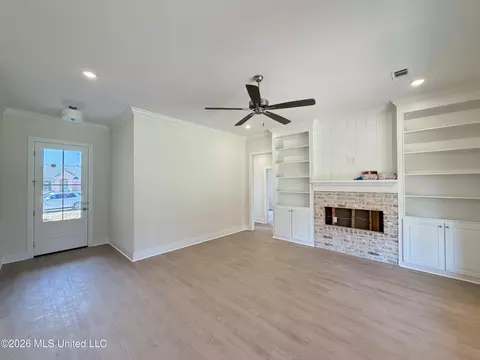 Living - 346 Brookfield Cir, Brandon, MS 39042 photo 3 of 4
