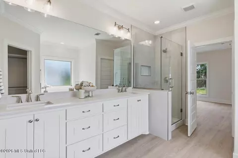 Bath - 346 Brookfield Cir, Brandon, MS 39042 photo 2 of 4