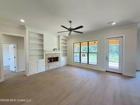 Living - 346 Brookfield Cir, Brandon, MS 39042 photo 1 of 4