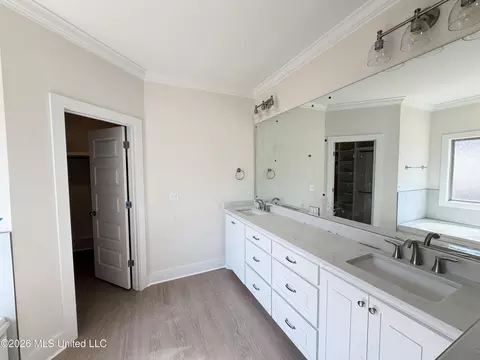 Bath - 346 Brookfield Cir, Brandon, MS 39042 photo 2 of 8