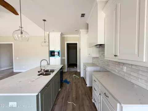 Kitchen - 343 Brookfield Cir, Brandon, MS 39042 photo 3 of 3