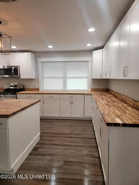 Kitchen - 218 Salem Rd, Forest, MS 39074 photo 2 of 5