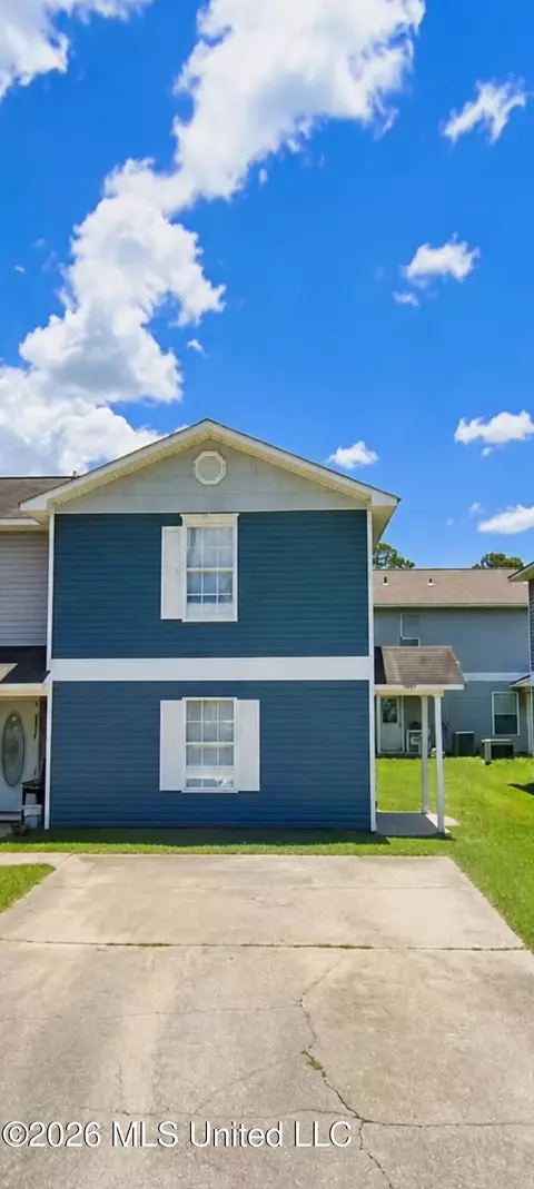 14401 Whitney Dr, Gulfport, MS 39503