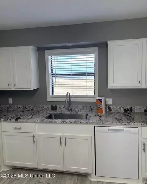 1027 Windrose Dr, Brandon, MS 39047 photo 7