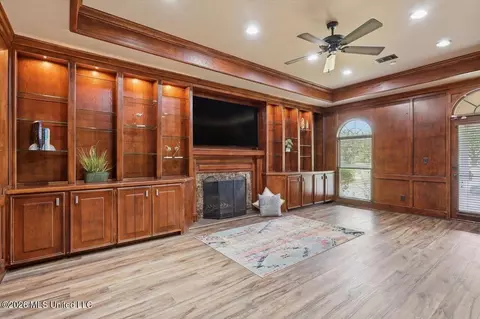 Living - 1124 Perrett Rd, Hazlehurst, MS 39083 photo 5 of 6