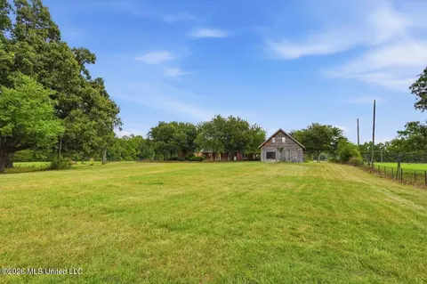 Exterior - 1124 Perrett Rd, Hazlehurst, MS 39083 photo 12 of 13