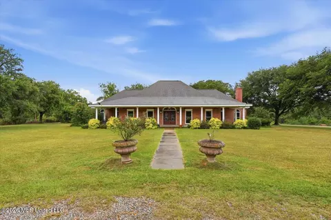 Exterior - 1124 Perrett Rd, Hazlehurst, MS 39083 photo 3 of 13
