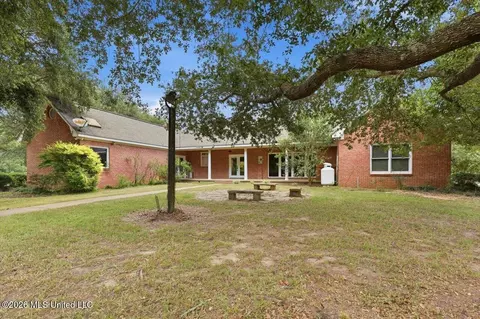 Exterior - 1124 Perrett Rd, Hazlehurst, MS 39083 photo 7 of 13
