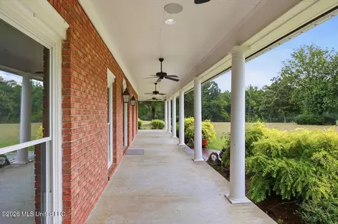 Exterior - 1124 Perrett Rd, Hazlehurst, MS 39083 photo 4 of 13