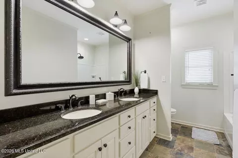 Bath - 1124 Perrett Rd, Hazlehurst, MS 39083 photo 3 of 7