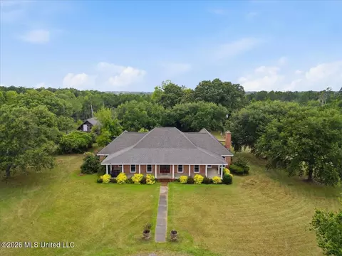 1124 Perrett Rd, Hazlehurst, MS 39083