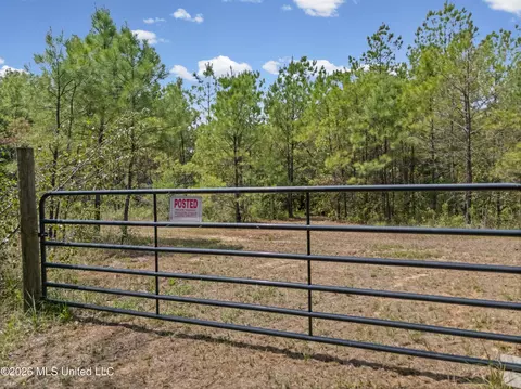 Brownlee Road, Sarah, MS 38665