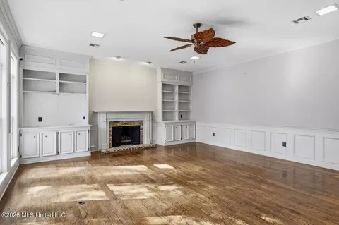 Living - 36 Moss Forest Cir, Jackson, MS 39211 photo 3 of 8