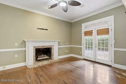 Living - 36 Moss Forest Cir, Jackson, MS 39211 photo 5 of 8