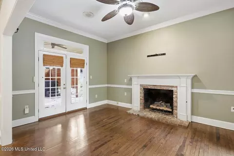 Living - 36 Moss Forest Cir, Jackson, MS 39211 photo 6 of 8