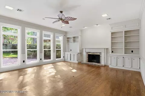 Living - 36 Moss Forest Cir, Jackson, MS 39211 photo 1 of 8