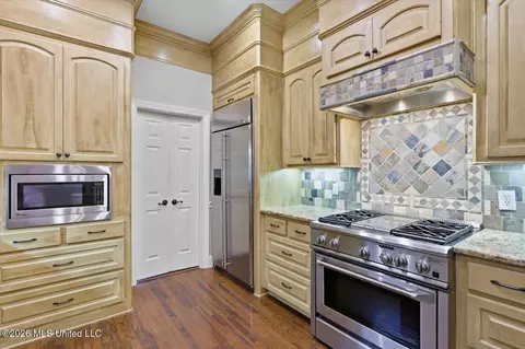 Kitchen - 36 Moss Forest Cir, Jackson, MS 39211 photo 6 of 6
