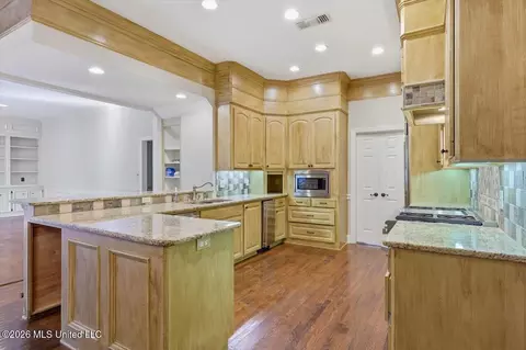 Kitchen - 36 Moss Forest Cir, Jackson, MS 39211 photo 2 of 6