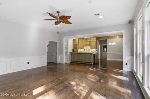 Living - 36 Moss Forest Cir, Jackson, MS 39211 photo 4 of 8