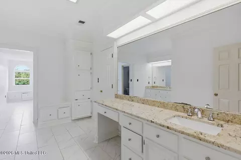 Bath - 36 Moss Forest Cir, Jackson, MS 39211 photo 3 of 7