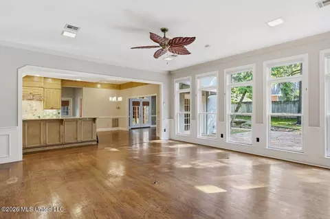 Living - 36 Moss Forest Cir, Jackson, MS 39211 photo 2 of 8