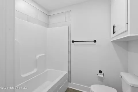 Bath - 131 Michel St, Brandon, MS 39042 photo 5 of 5