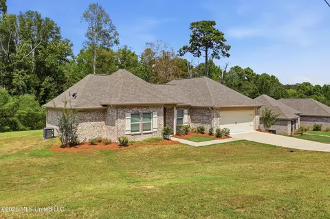 Exterior - 131 Michel St, Brandon, MS 39042 photo 2 of 6