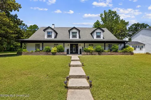 451 Cove Dr, Biloxi, MS 39531