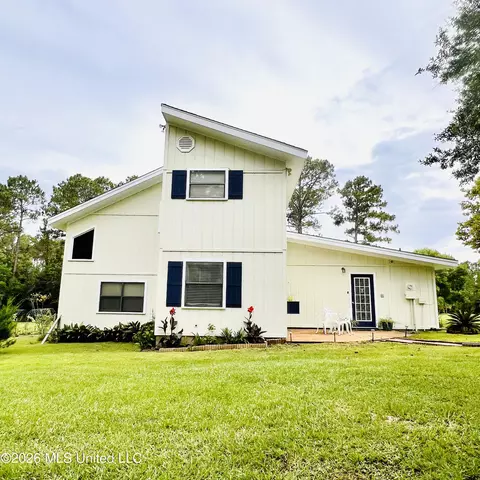 13450 E Schanbacher Rd, Gulfport, MS 39503
