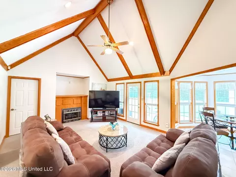 Living - 1070 Deerfield Rd, Summit, MS 39666 photo 2 of 2