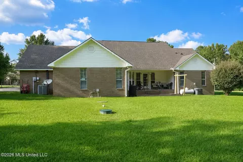 Exterior - 1070 Deerfield Rd, Summit, MS 39666 photo 6 of 8