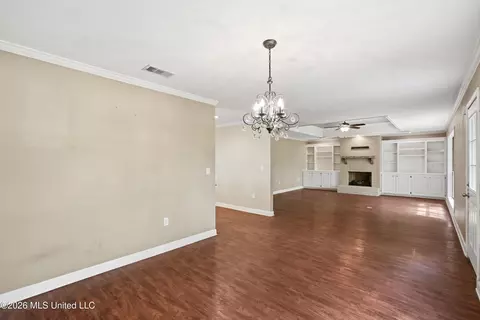 Living - 443 Bradford Dr, Brandon, MS 39047 photo 6 of 6
