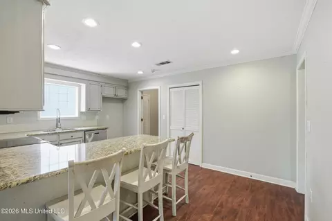 Kitchen - 443 Bradford Dr, Brandon, MS 39047 photo 1 of 4