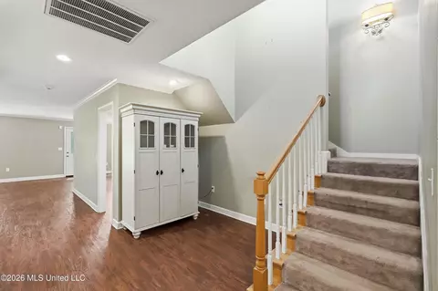 Entry Way - 443 Bradford Dr, Brandon, MS 39047 photo 3 of 3