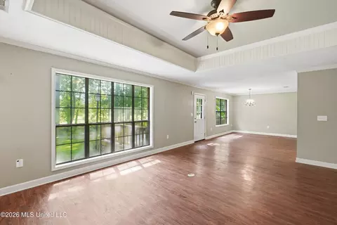 Living - 443 Bradford Dr, Brandon, MS 39047 photo 5 of 6